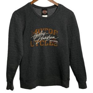 Harley Davidson Sweatshirt - M Grey Women's Rogers AR. Fits more like a small.